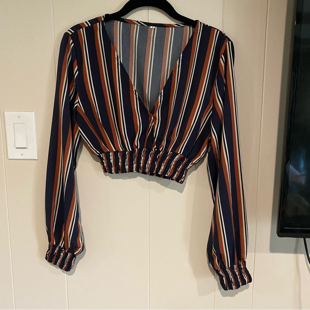3 for $10: Long Sleeve V Neck Crop Top